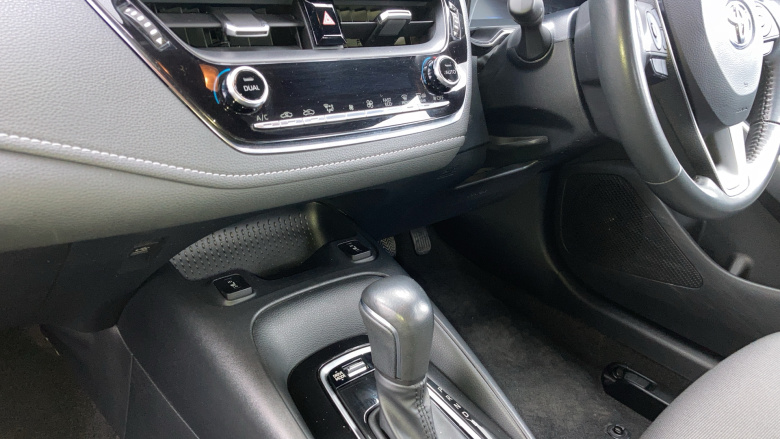 Toyota Corolla 1.8 VVT-i Hybrid Icon Tech 5dr CVT Hybrid Hatchback